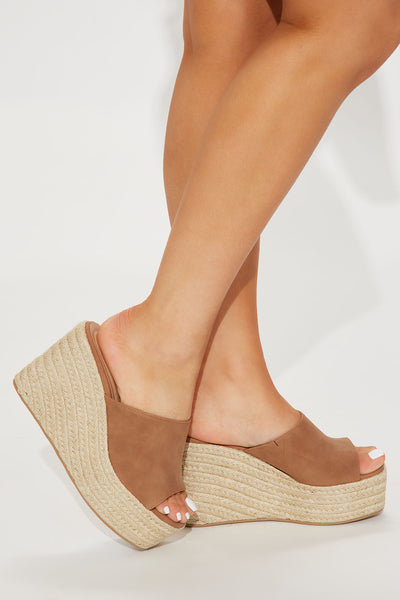 Take Me Away Wedges - Tan