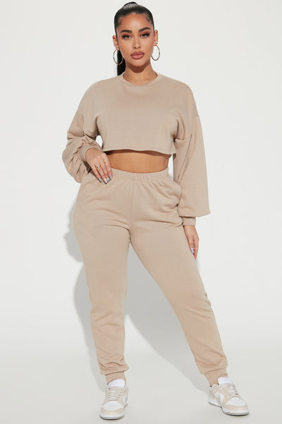 Like A Champ Pullover Sweatshirt - Mocha