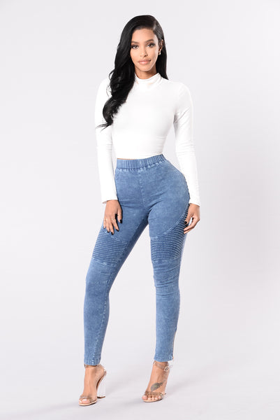 Switching Up The Angles Jeggings - Medium Wash